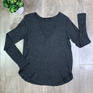RAGGS II RICHES Women's Charcoal Gray Long Sleeve Keyhole Front Top
